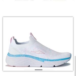 NWT AVIA Size 7.5 Womens Easy On/Off Flex Outsole Athletic Sneakers